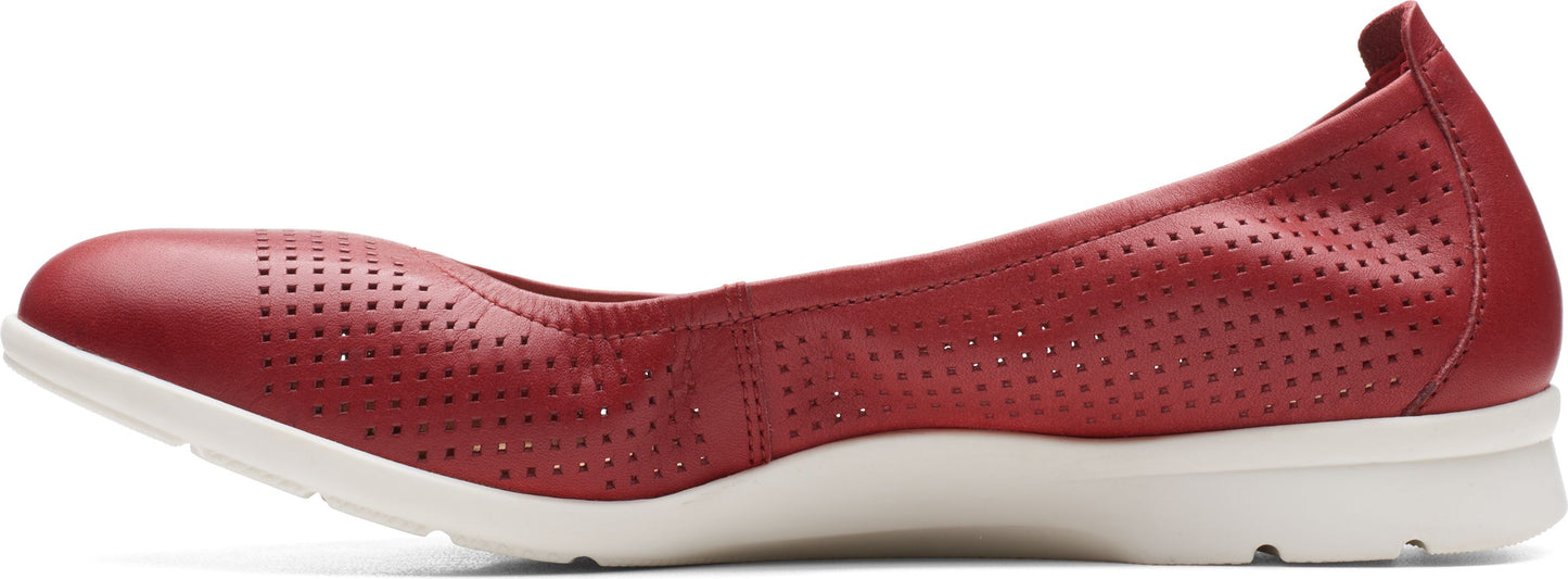 Jenette Ease Red